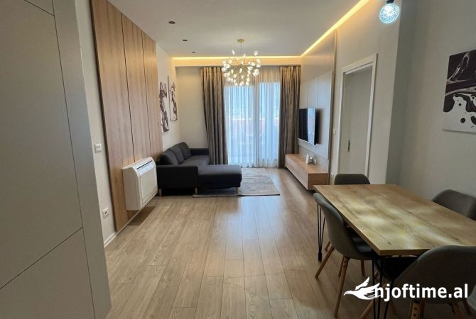 Shtepi me qera Apartament ne Tirane, 2+1, Mobilimi E mobiluar, Pagesa 1,500  Euro.
