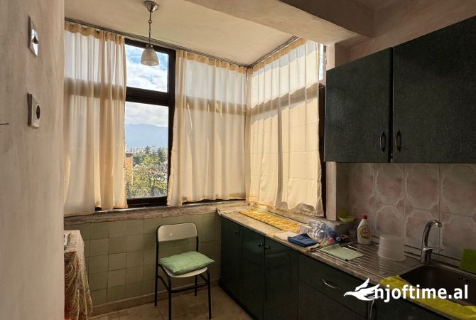 Shtepi ne shitje Apartament ne Tirane, 2+1, Mobilimi Bosh, pa mobiluar, Pagesa 140,000  Euro.