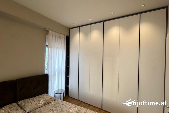 Shtepi ne shitje Apartament ne Tirane, 1+1, Mobilimi E mobiluar, Pagesa 200,000  Euro.