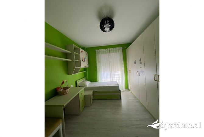 Shtepi me qera Apartament ne Tirane, 2+1, Mobilimi E mobiluar, Pagesa 650  Euro.