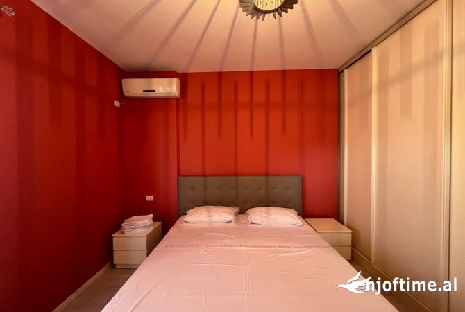 Shtepi me qera Apartament ne Tirane, 2+1, Mobilimi E mobiluar, Pagesa 650  Euro.