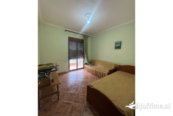 Shtepi ne shitje Shtepi Private ne Tirane, 5+1, Mobilimi Pjeserisht e mobiluar, Pagesa 500,000  Euro.