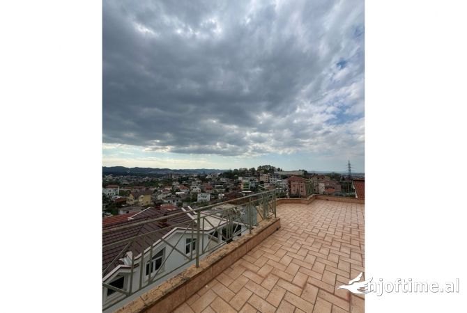 Shtepi ne shitje Shtepi Private ne Tirane, 5+1, Mobilimi Pjeserisht e mobiluar, Pagesa 500,000  Euro.