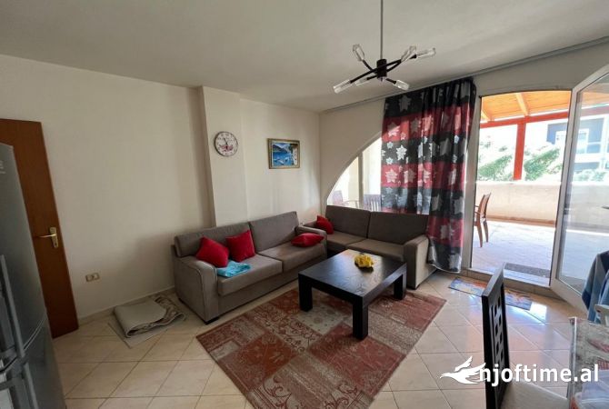 Shtepi ne shitje Apartament ne Durres, 2+1, Mobilimi E mobiluar, Pagesa 160,000  Euro.