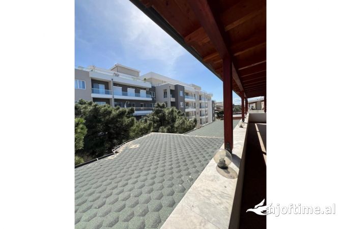 Shtepi ne shitje Apartament ne Durres, 2+1, Mobilimi E mobiluar, Pagesa 160,000  Euro.