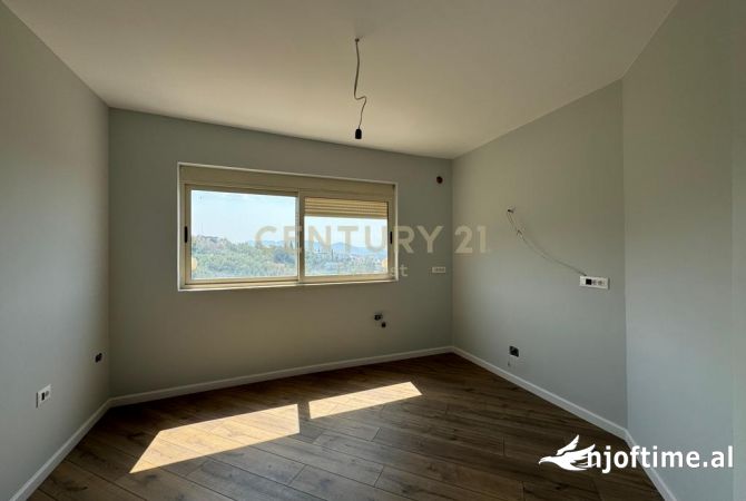 Shtepi ne shitje Apartament ne Tirane, 2+1, Mobilimi Bosh, pa mobiluar, Pagesa 124,000  Euro.