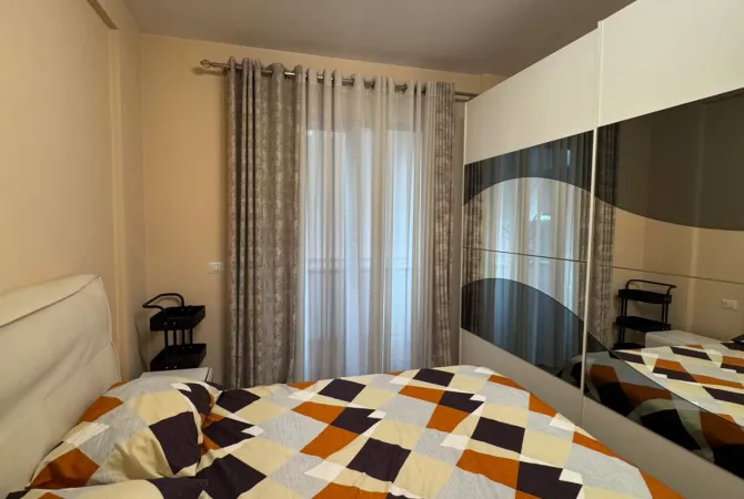 Shtepi me qera Apartament ne Tirane, 2+1, Mobilimi E mobiluar, Pagesa 600  Euro.