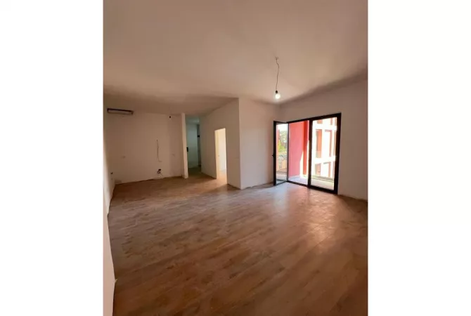 Shtepi me qera 1+1 ne Tirane - 700 Euro