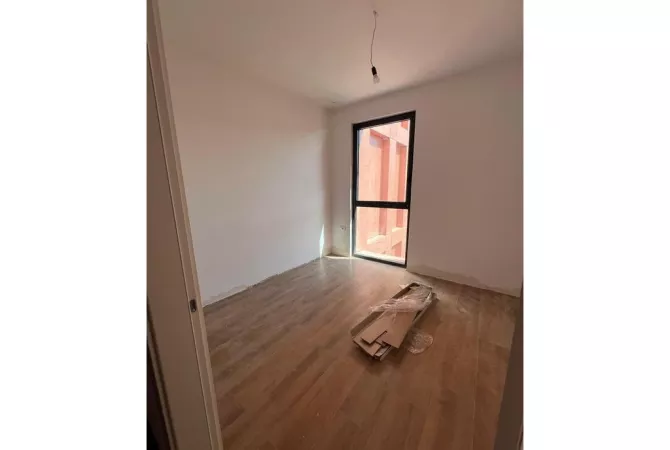 Shtepi me qera Apartament ne Tirane, 1+1, Mobilimi Bosh, pa mobiluar, Pagesa 700  Euro.