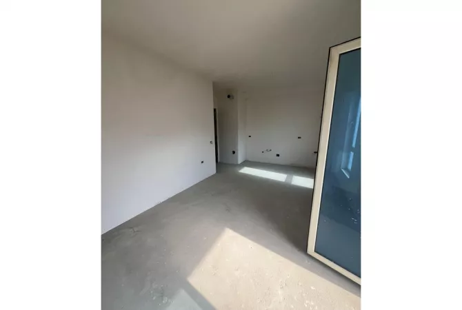 Shtepi ne shitje Apartament ne Pogradec, 1+1, Mobilimi Bosh, pa mobiluar, Pagesa 90,000  Euro.