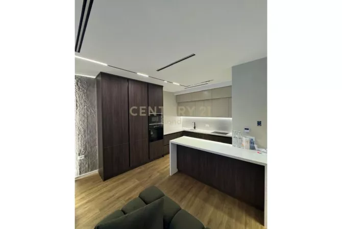 Shtepi me qera 2+1 ne Tirane - 2,000 Euro