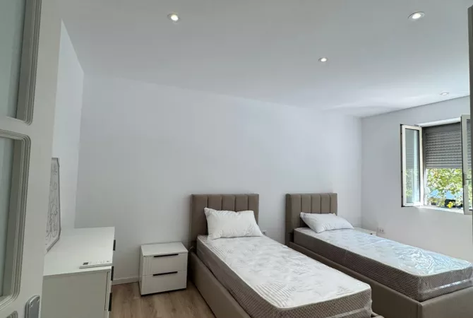 Shtepi me qera 2+1 ne Tirane - 700 Euro