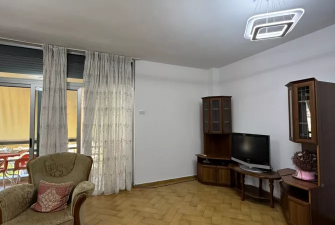 Shtepi me qera 2+1 ne Tirane - 600 Euro