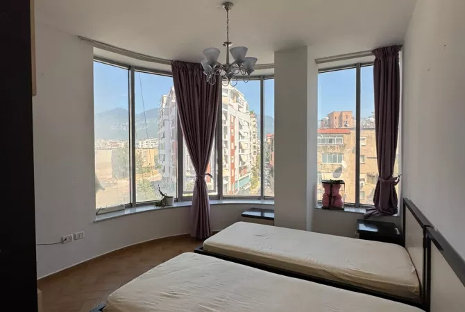 Shtepi me qera Apartament ne Tirane, 2+1, Mobilimi E mobiluar, Pagesa 600  Euro.