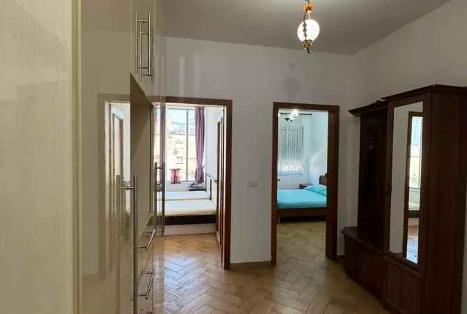 Shtepi me qera Apartament ne Tirane, 2+1, Mobilimi E mobiluar, Pagesa 600  Euro.
