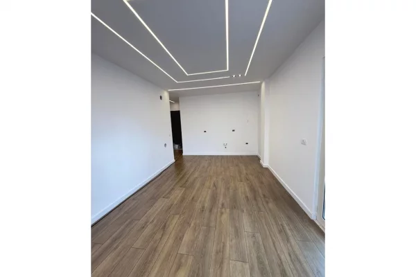 Shtepi ne shitje Apartament ne Pogradec, 1+1, Mobilimi Bosh, pa mobiluar, Pagesa 84,500  Euro.