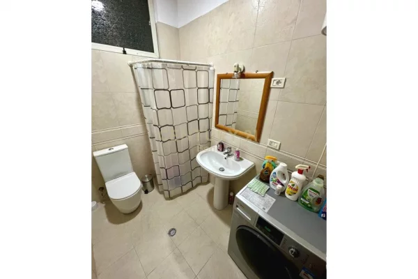 Shtepi me qera Apartament ne Tirane, 2+1, Mobilimi E mobiluar, Pagesa 650  Euro.