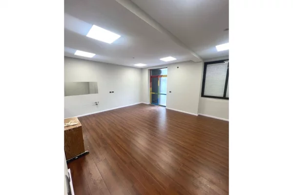 Business Property for Rent 3+1 in Tirana - 1,500 Euro