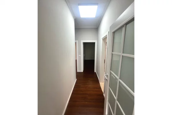 Jepen me Qera Zyra te Ali Demi prane Ish Tregut Elektrik