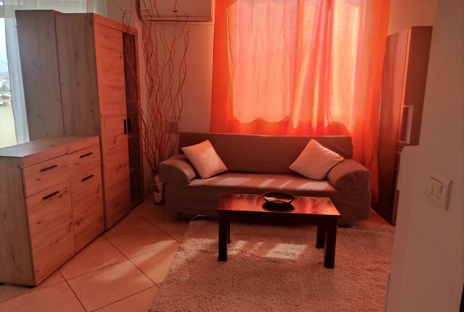 Shtepi me qera 2+1 ne Tirane - 400 Euro