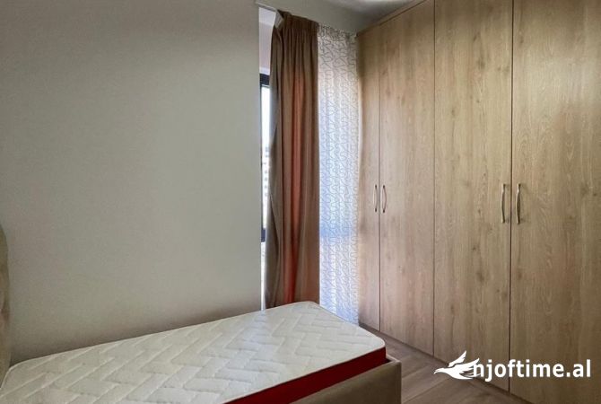 Shtepi me qera Apartament ne Tirane, 2+1, Mobilimi E mobiluar, Pagesa 900  Euro.