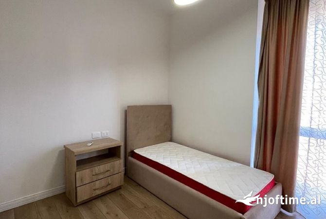 Shtepi me qera Apartament ne Tirane, 2+1, Mobilimi E mobiluar, Pagesa 900  Euro.