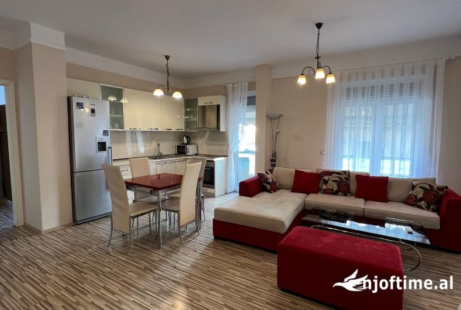 Shtepi me qera 2+1 ne Tirane - 790 Euro