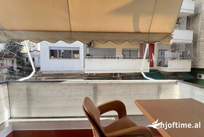 Shtepi me qera Apartament ne Tirane, 2+1, Mobilimi E mobiluar, Pagesa 790  Euro.