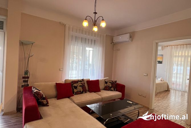 Shtepi me qera 2+1 ne Tirane - 790 Euro