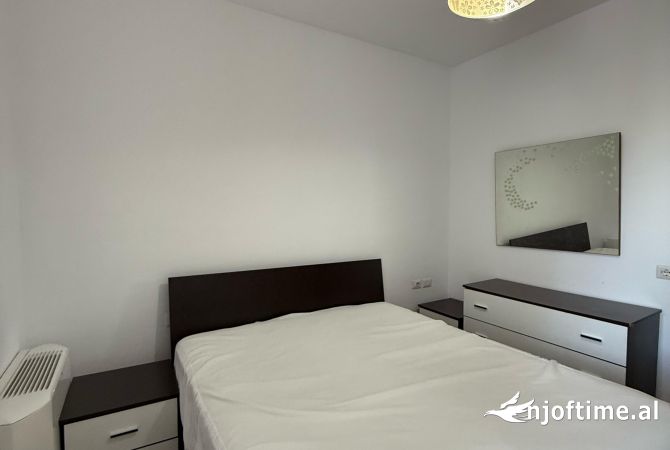 Shtepi me qera Apartament ne Tirane, 2+1, Mobilimi E mobiluar, Pagesa 500  Euro.