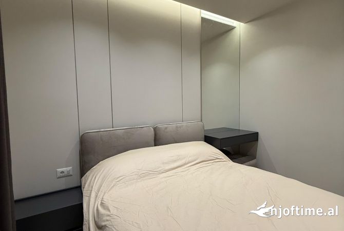 Shtepi me qera Apartament ne Tirane, 2+1, Mobilimi E mobiluar, Pagesa 950  Euro.