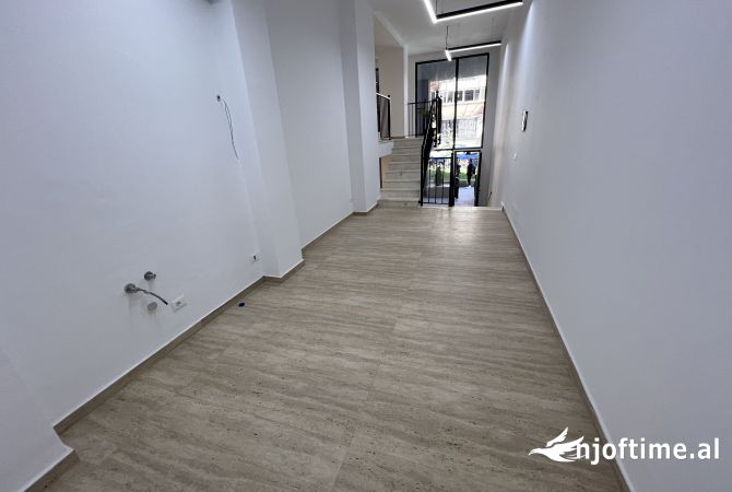 Ambient biznesi me qera 1+1 ne Tirane - 1,000 Euro