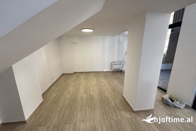 Njesi per qera tek Pazari Ri