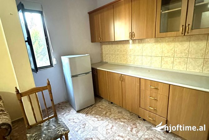 Shtepi me qera Apartament ne Tirane, 2+1, Mobilimi E mobiluar, Pagesa 380  Euro.
