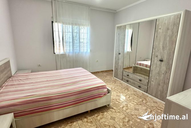Shtepi me qera Apartament ne Tirane, 2+1, Mobilimi E mobiluar, Pagesa 380  Euro.