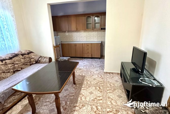 Shtepi me qera 2+1 ne Tirane - 380 Euro