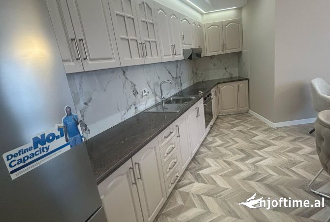 Shtepi me qera Apartament ne Tirane, 2+1, Mobilimi E mobiluar, Pagesa 1,300  Euro.