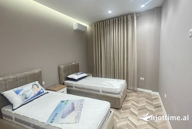 Shtepi me qera Apartament ne Tirane, 2+1, Mobilimi E mobiluar, Pagesa 1,300  Euro.