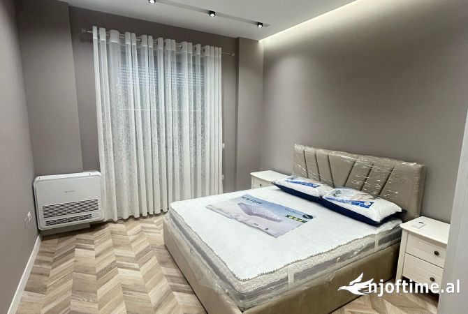 Shtepi me qera Apartament ne Tirane, 2+1, Mobilimi E mobiluar, Pagesa 1,300  Euro.
