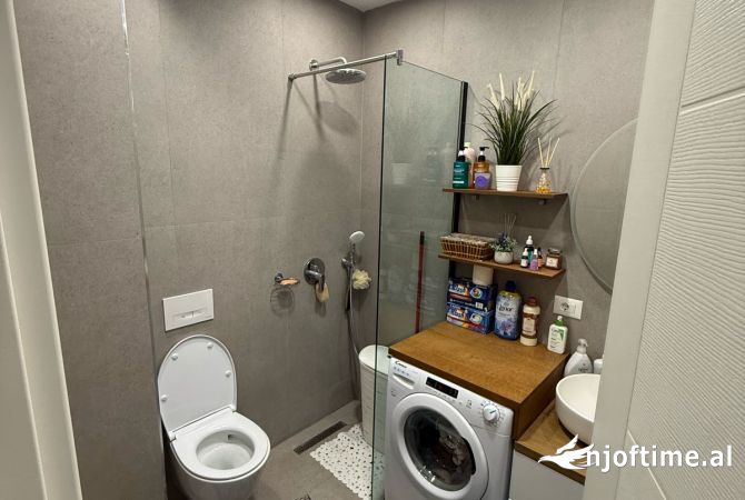 Shtepi me qera Apartament ne Tirane, 2+1, Mobilimi E mobiluar, Pagesa 1,000  Euro.