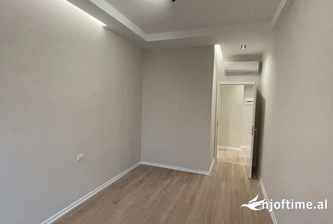 Ambient biznesi me qera 3+1 ne Tirane - 420 Euro