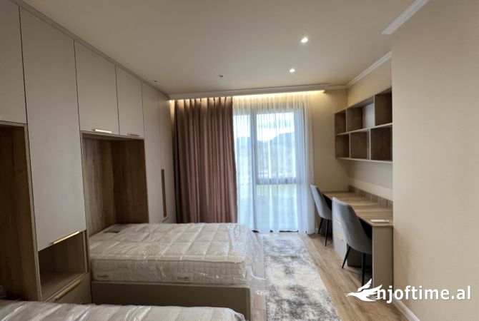 Shtepi me qera Apartament ne Tirane, 2+1, Mobilimi E mobiluar, Pagesa 1,200  Euro.