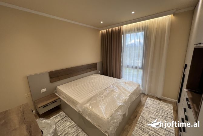 Shtepi me qera Apartament ne Tirane, 2+1, Mobilimi E mobiluar, Pagesa 1,200  Euro.