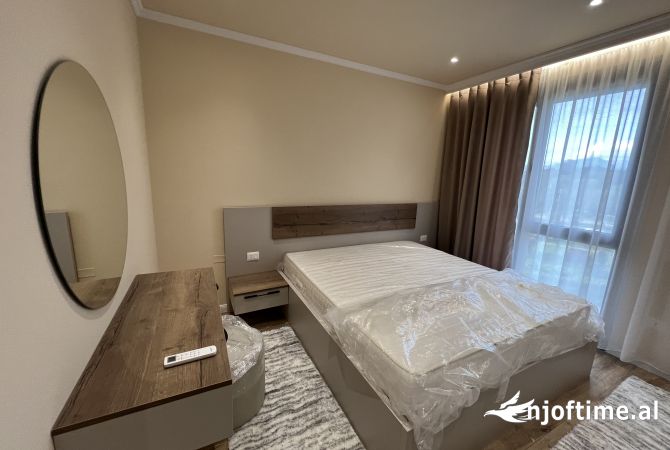 Shtepi me qera Apartament ne Tirane, 2+1, Mobilimi E mobiluar, Pagesa 1,200  Euro.
