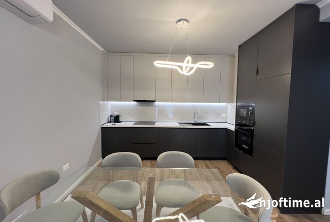 Shtepi me qera 2+1 ne Tirane - 1,500 Euro