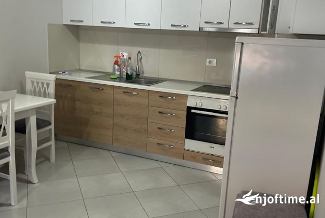 Shtepi me qera 2+1 ne Tirane - 450 Euro