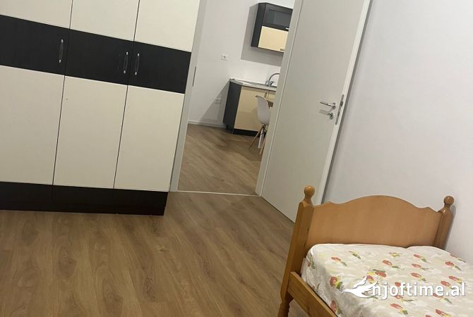 Shtepi me qera 2+1 ne Tirane - 450 Euro