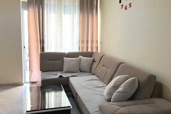 Shtepi me qera 1+1 ne Tirane - 400 Euro