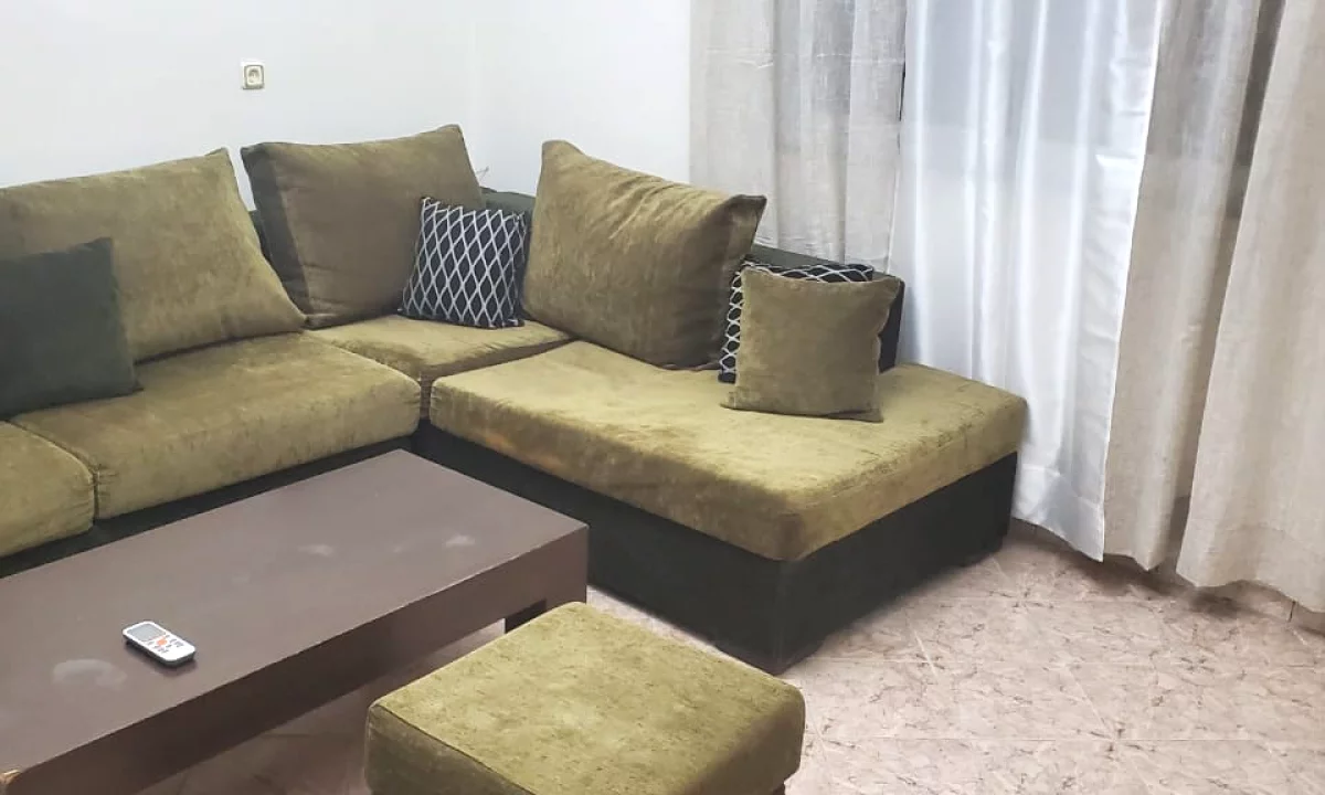 Shtepi me qera Apartament ne Tirane, 2+1, Mobilimi E mobiluar, Pagesa 45,000  Leke.