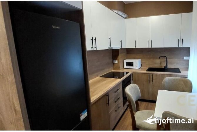 Shtepi me qera 2+1 ne Tirane - 700 Euro